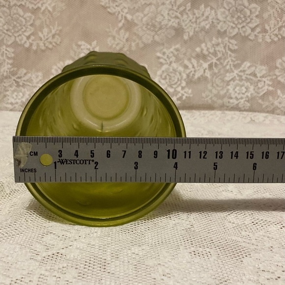 Hoosier? Vintage Green Hobnail Style Vase - Picture 7 of 7